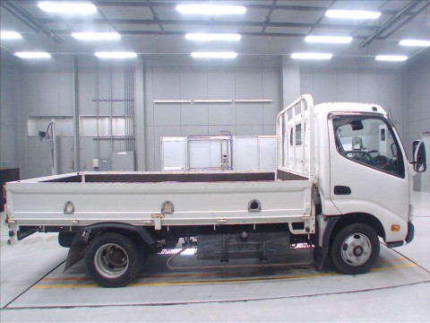 2019 Toyota Toyoace Truck XZU645[2]