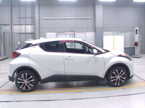 2023 Toyota C-HR ZYX11[2]