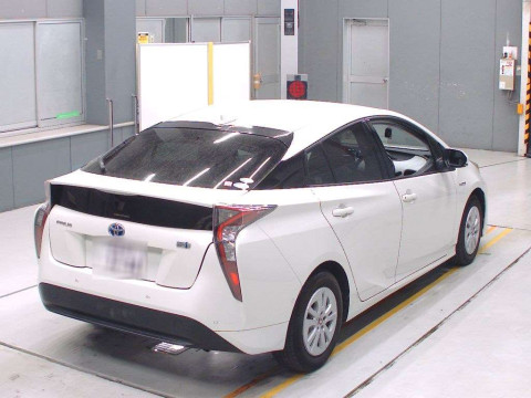 2017 Toyota Prius ZVW50[1]