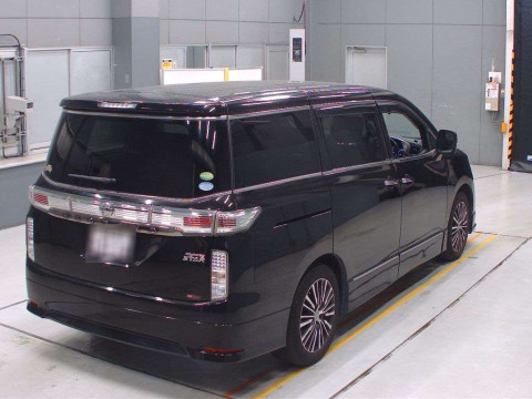 2016 Nissan Elgrand TE52[1]