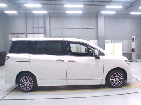 2019 Nissan Elgrand TE52[2]