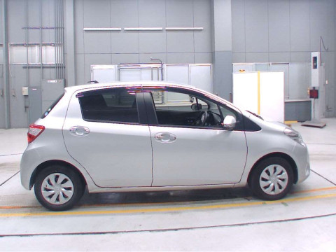 2019 Toyota Vitz NSP130[2]