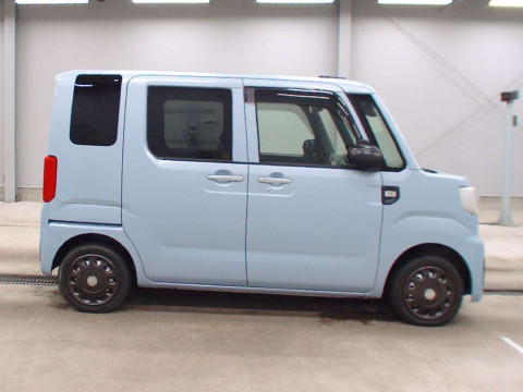 2016 Daihatsu Hijet Caddie LA700V[2]