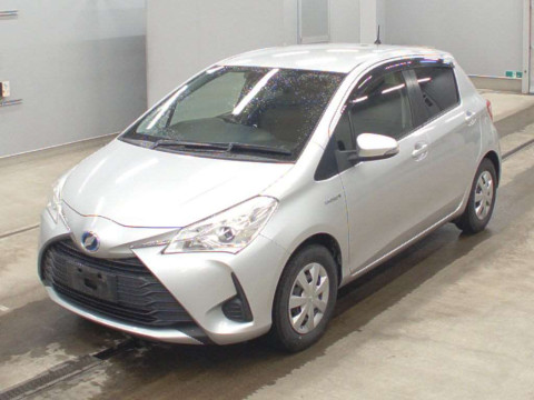 2017 Toyota Vitz NHP130[0]