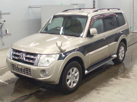 2013 Mitsubishi Pajero V98W[0]