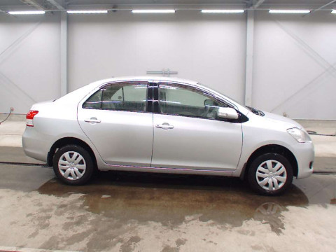 2010 Toyota Belta NCP96[2]