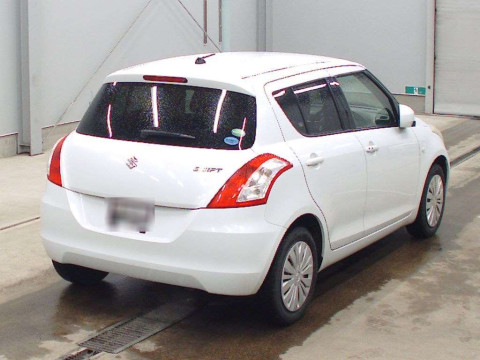 2015 Suzuki Swift ZC72S[1]