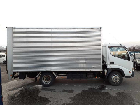 2010 Toyota Dyna Truck XZU414[2]