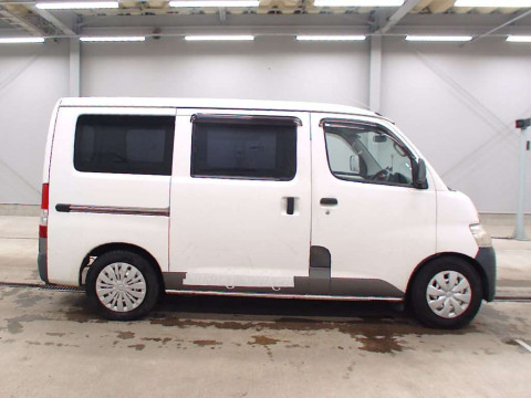 2012 Toyota Liteace Van S412M[2]