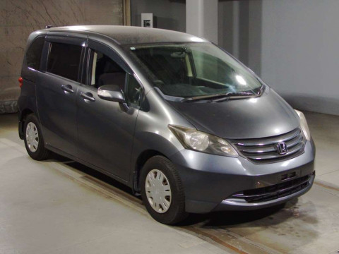 2010 Honda Freed GB3[2]