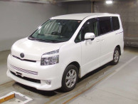 2010 Toyota Voxy