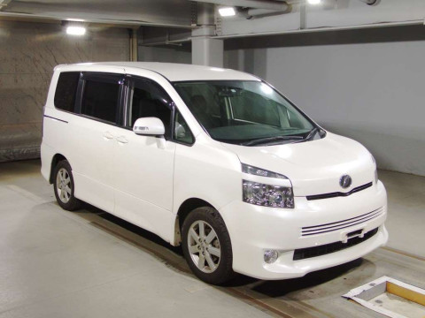 2010 Toyota Voxy ZRR70W[2]