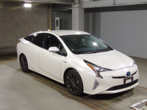 2018 Toyota Prius ZVW51[2]