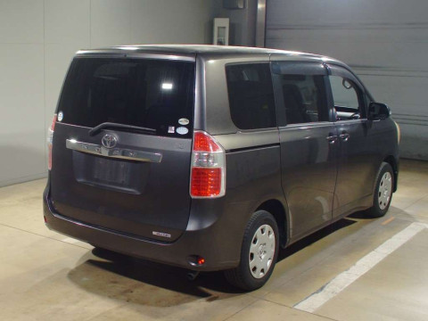 2008 Toyota Noah ZRR70G[1]