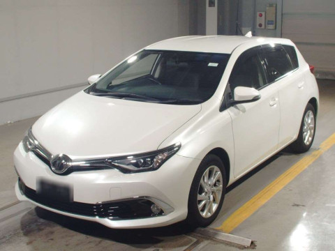 2015 Toyota Auris NZE181H[0]