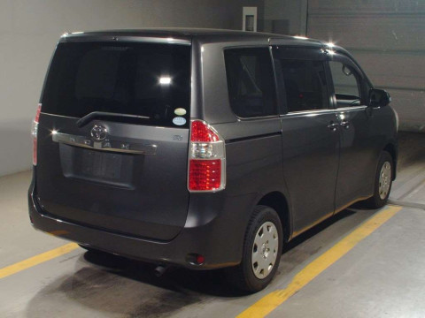 2007 Toyota Noah ZRR75G[1]