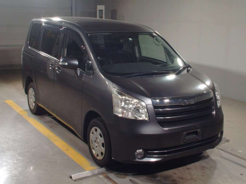 2007 Toyota Noah ZRR75G[2]