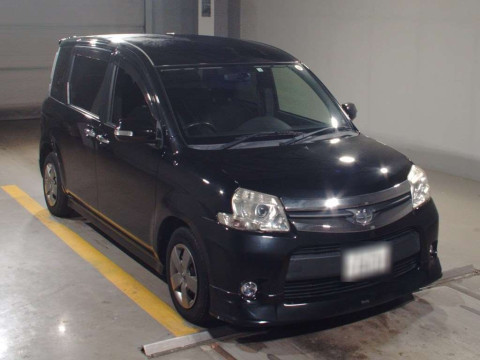 2012 Toyota Sienta NCP81G[2]