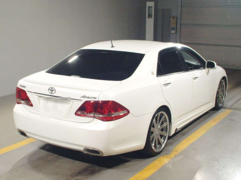 2009 Toyota Crown GRS204[1]