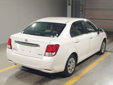 2013 Toyota Corolla Axio NZE161[1]