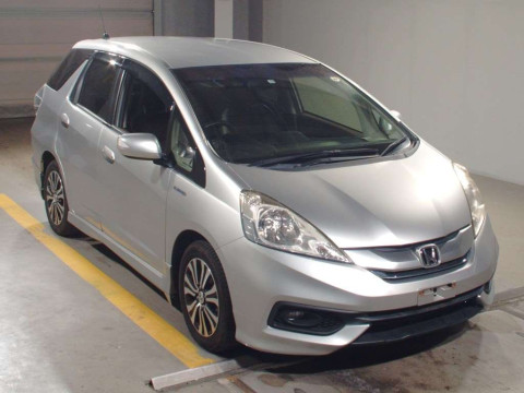 2013 Honda Fit Shuttle Hybrid GP2[2]