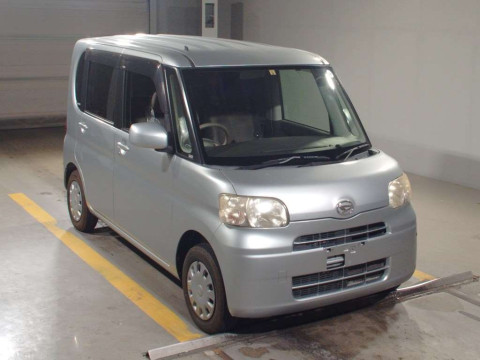 2010 Daihatsu Tanto L375S[2]