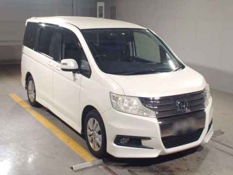 2011 Honda Step WGN Spada RK5[2]