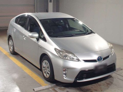 2013 Toyota Prius ZVW30[2]