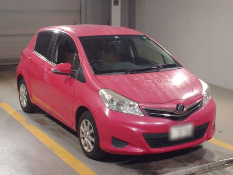 2014 Toyota Vitz NSP130[2]