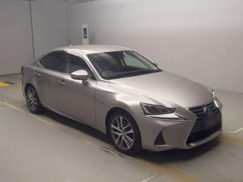 2017 Lexus IS AVE30[2]