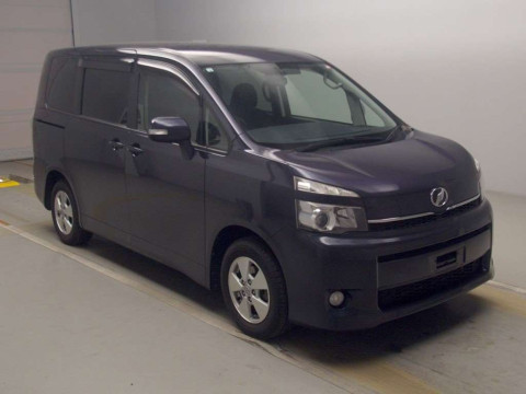 2010 Toyota Voxy ZRR70G[2]