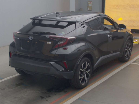 2018 Toyota C-HR ZYX10[1]