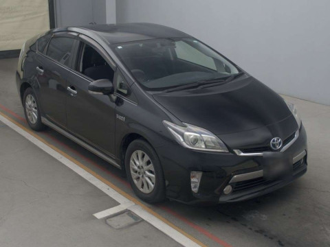 2014 Toyota Prius PHV ZVW35[2]