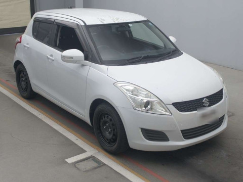 2011 Suzuki Swift ZC72S[2]