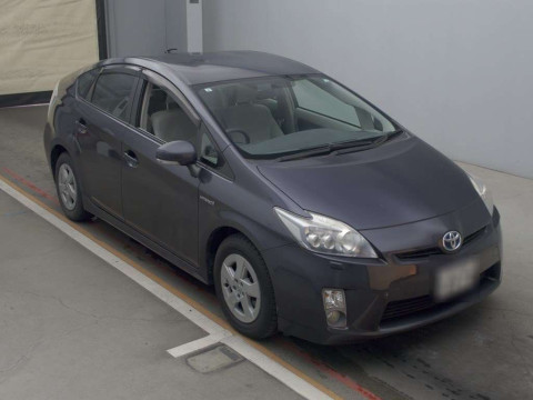 2011 Toyota Prius ZVW30[2]