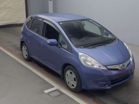 2011 Honda Fit Hybrid GP1[2]