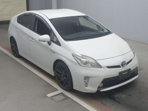 2012 Toyota Prius ZVW30[2]