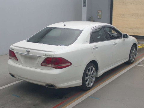 2009 Toyota Crown GRS204[1]