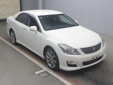 2009 Toyota Crown GRS204[2]