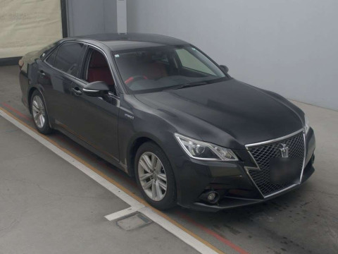 2013 Toyota Crown Hybrid AWS210[2]