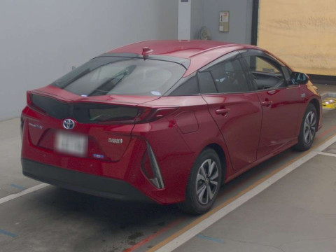 2019 Toyota Prius PHV ZVW52[1]