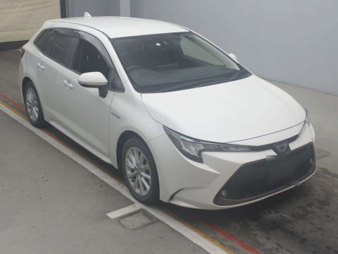 2020 Toyota Corolla Touring Wagon ZWE211W[2]