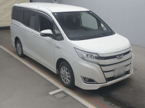 2019 Toyota Noah ZWR80G[2]