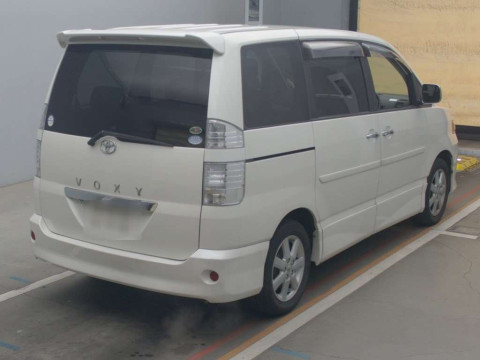 2006 Toyota Voxy AZR60G[1]