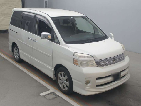 2006 Toyota Voxy AZR60G[2]