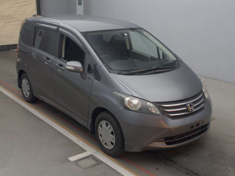 2010 Honda Freed GB3[2]