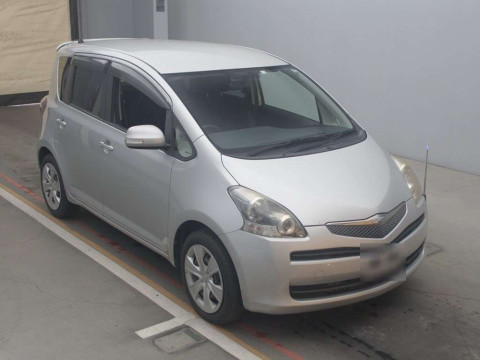 2010 Toyota Ractis NCP100[2]