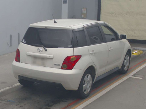 2004 Toyota IST NCP60[1]