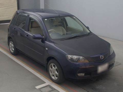 2004 Mazda Demio DY3R[2]