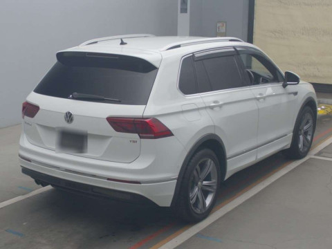 2017 Volkswagen Tiguan 5NCZE[1]